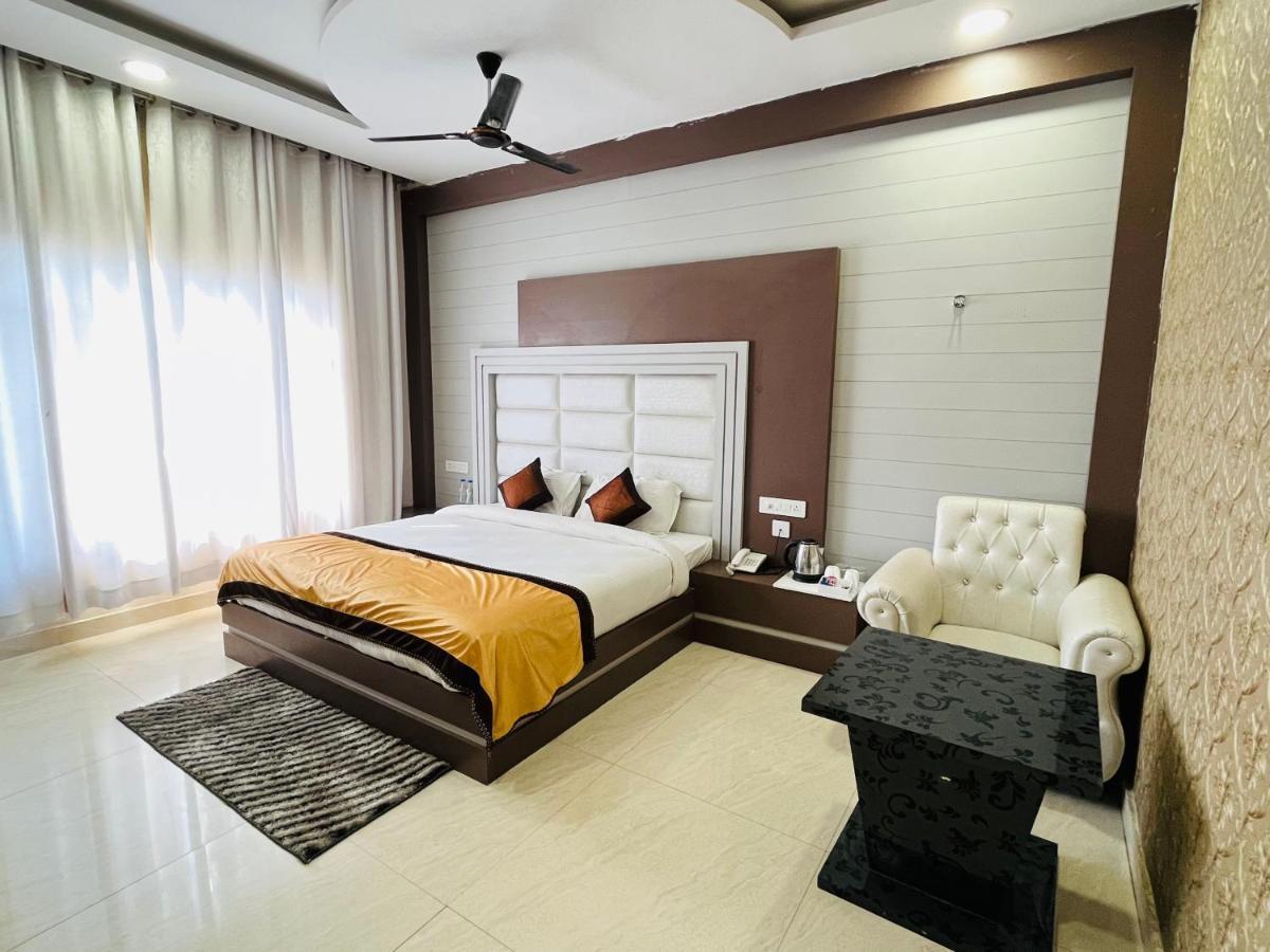 The Grand Lajja - All Staff Vaccinated Hotel Bahadrabad Exterior foto
